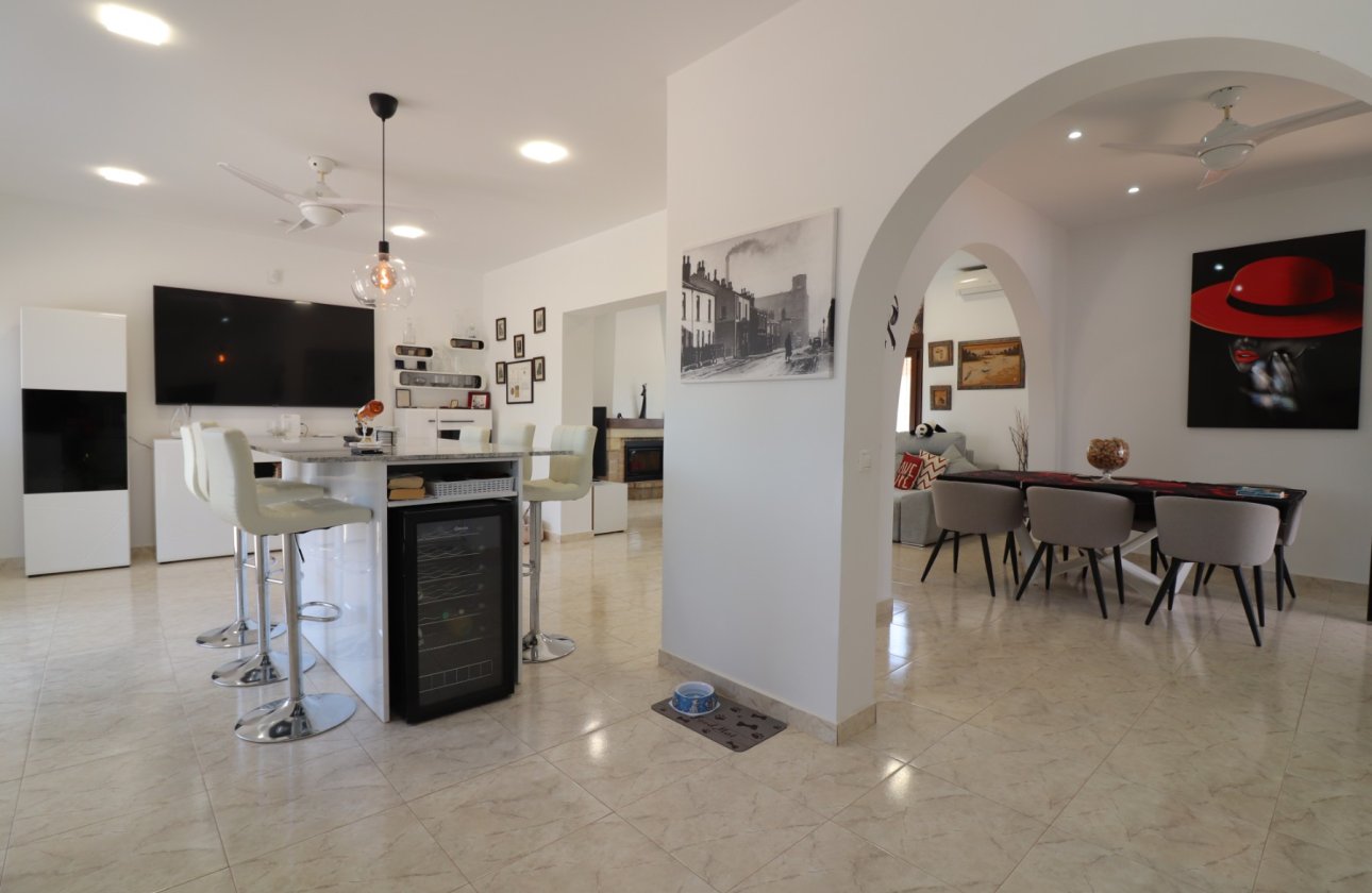 Resale - Villa - Daya Vieja - Daya Vieja - Country