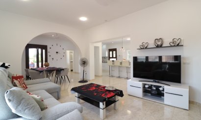 Resale - Villa - Daya Vieja - Daya Vieja - Country
