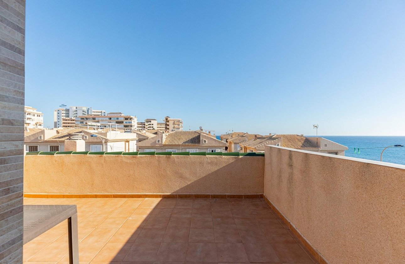 Resale - Townhouse - Torrevieja - Cala de cabo cervera