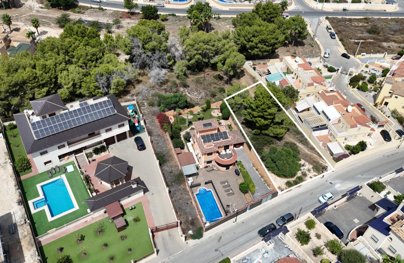 Resale - Plot / Land - Orihuela Costa - Villamartin