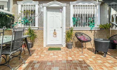 Resale - Bungalow - Torrevieja - La Siesta - El Salado -  Torreta
