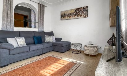 Resale - Bungalow - Torrevieja - La Siesta - El Salado -  Torreta