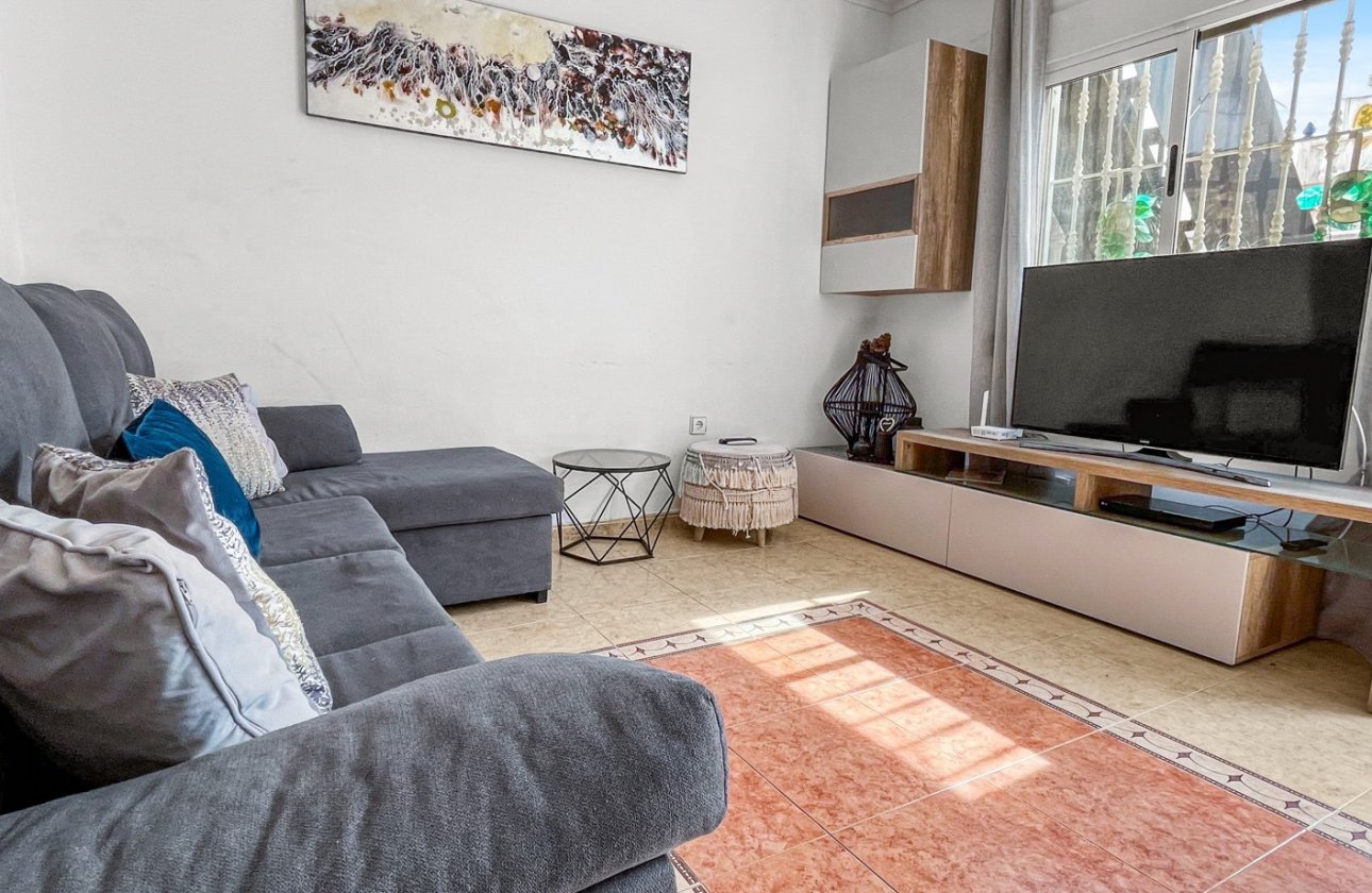 Resale - Bungalow - Torrevieja - La Siesta - El Salado -  Torreta