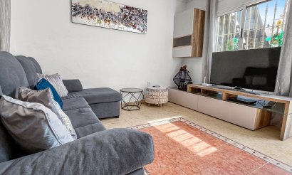 Resale - Bungalow - Torrevieja - La Siesta - El Salado -  Torreta