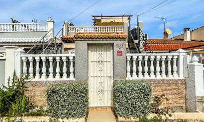 Resale - Bungalow - Torrevieja - La Siesta - El Salado -  Torreta