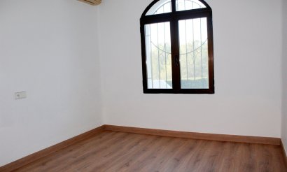Resale - Villa - Orihuela Costa