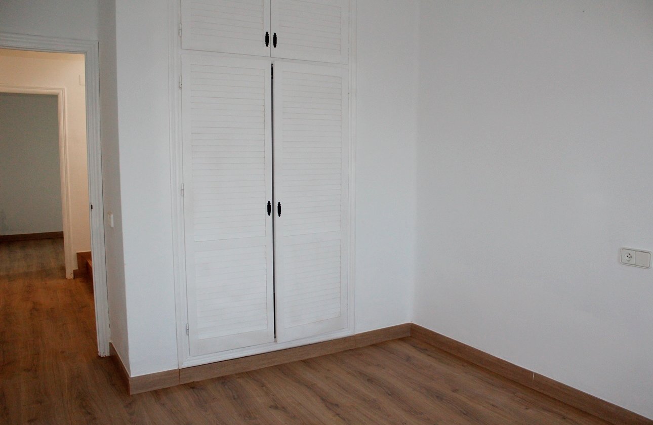 Resale - Villa - Orihuela Costa