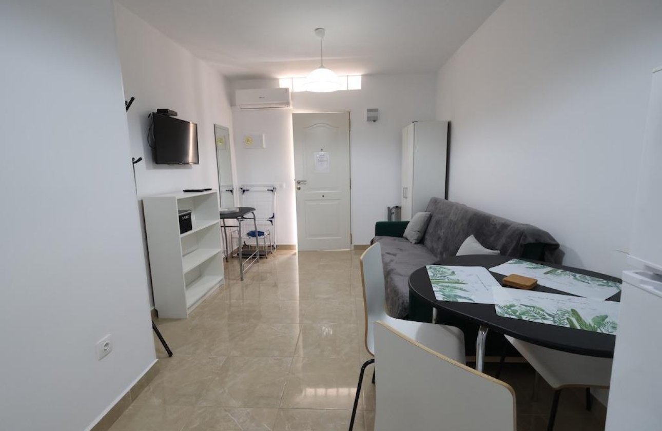 Resale - Bungalow - Orihuela Costa - Campoamor