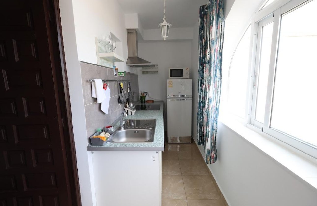 Resale - Bungalow - Orihuela Costa - Campoamor