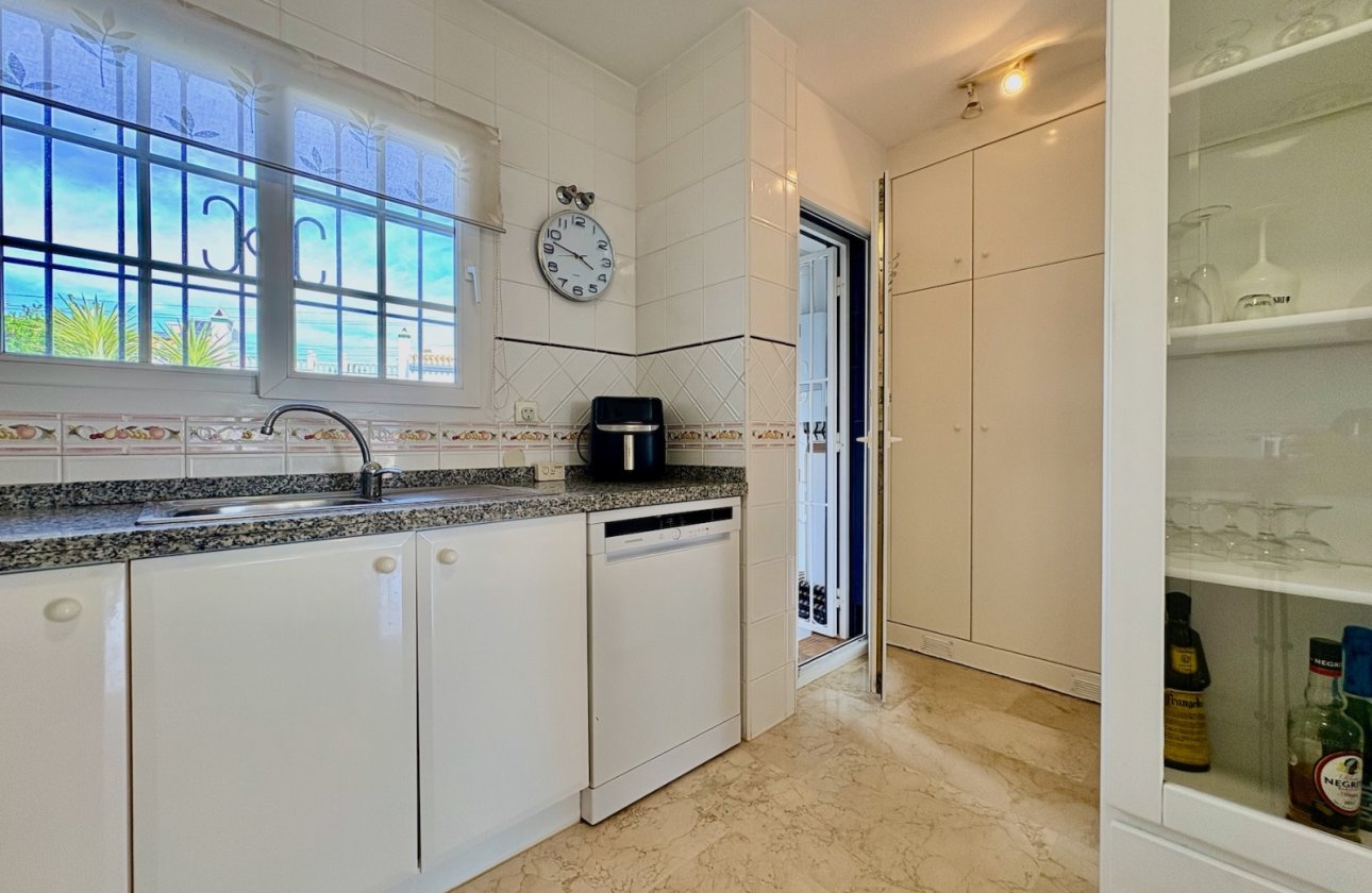 Resale - Villa - Orihuela - Villamartin