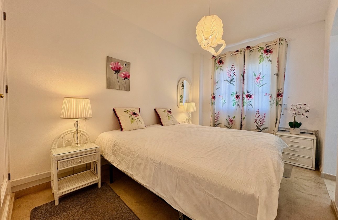 Resale - Villa - Orihuela - Villamartin