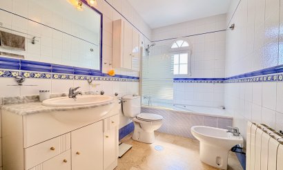 Resale - Villa - Orihuela - Villamartin