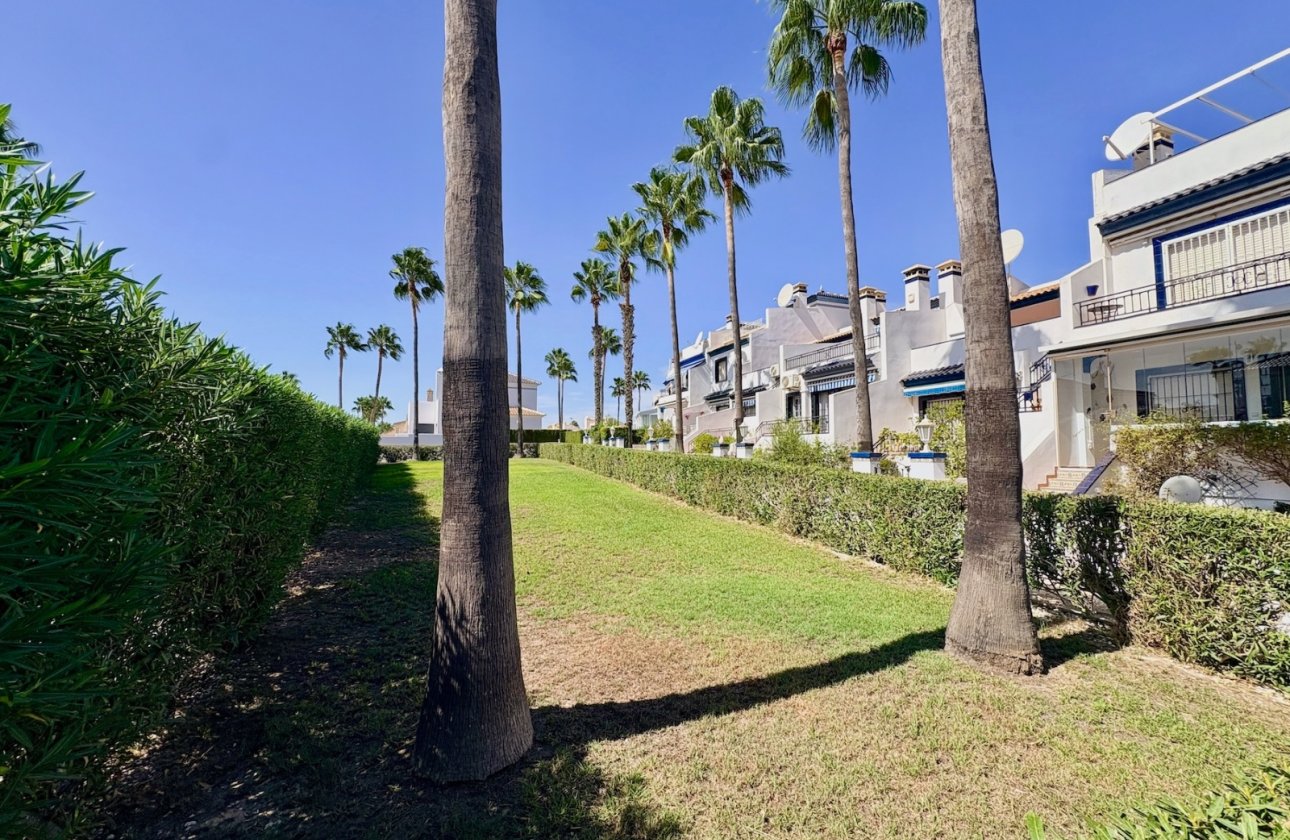 Resale - Villa - Orihuela - Villamartin