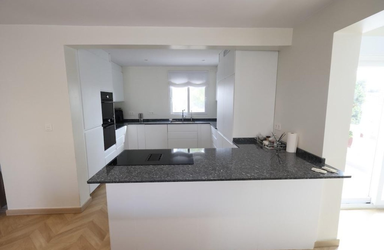 Resale - Villa - Torrevieja - Los Balcones - Los Altos del Edén