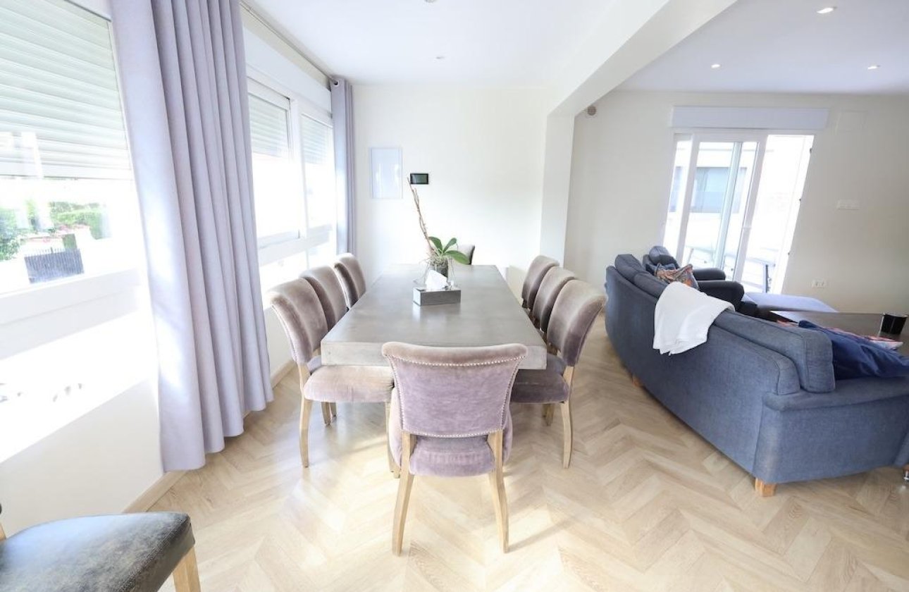 Resale - Villa - Torrevieja - Los Balcones - Los Altos del Edén