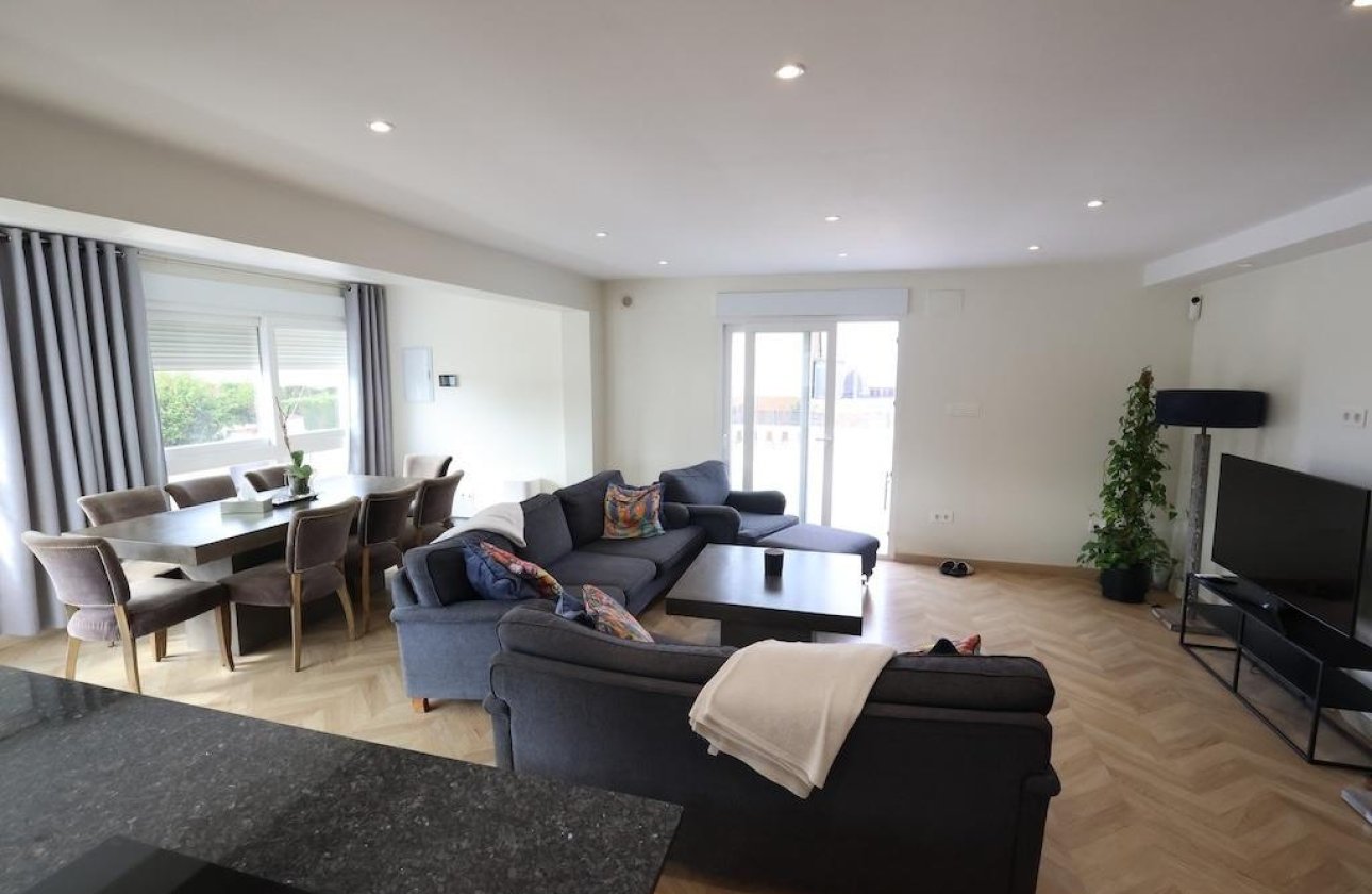 Resale - Villa - Torrevieja - Los Balcones - Los Altos del Edén