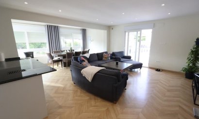 Resale - Villa - Torrevieja - Los Balcones - Los Altos del Edén