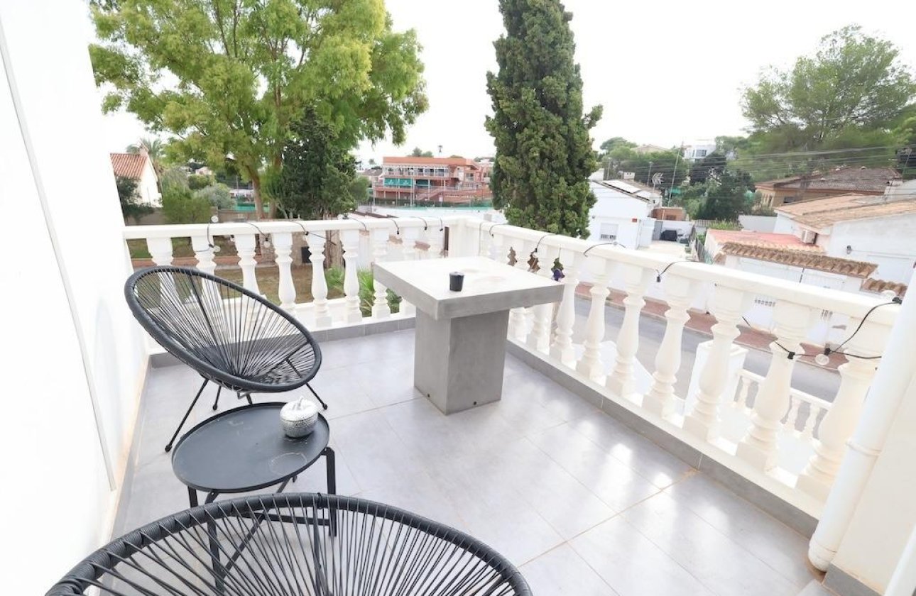 Resale - Villa - Torrevieja - Los Balcones - Los Altos del Edén