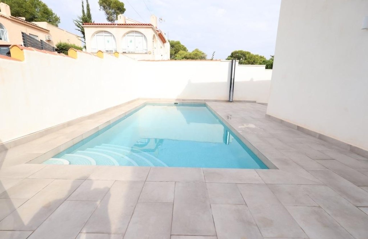 Resale - Villa - Torrevieja - Los Balcones - Los Altos del Edén