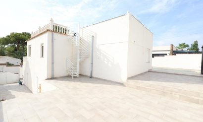 Resale - Villa - Torrevieja - Los Balcones - Los Altos del Edén