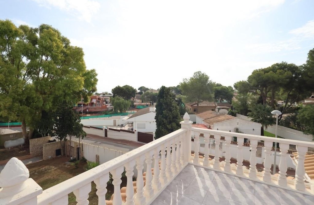 Resale - Villa - Torrevieja - Los Balcones - Los Altos del Edén