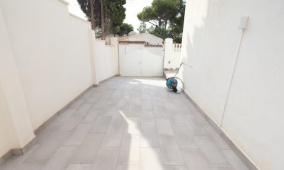 Resale - Villa - Torrevieja - Los Balcones - Los Altos del Edén