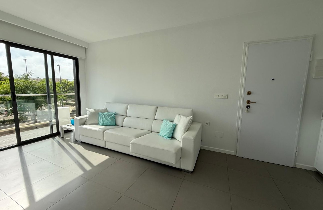 Resale - Bungalow - Pilar de la Horadada - Mil Palmeras