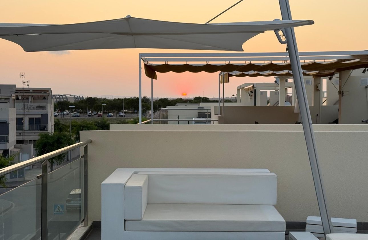 Resale - Bungalow - Pilar de la Horadada - Mil Palmeras