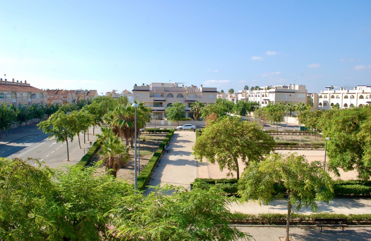 Resale - Bungalow - Pilar de la Horadada - Mil Palmeras