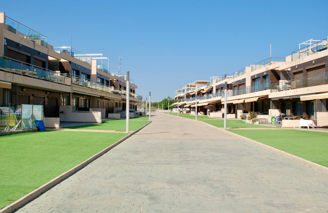 Resale - Bungalow - Pilar de la Horadada - Mil Palmeras