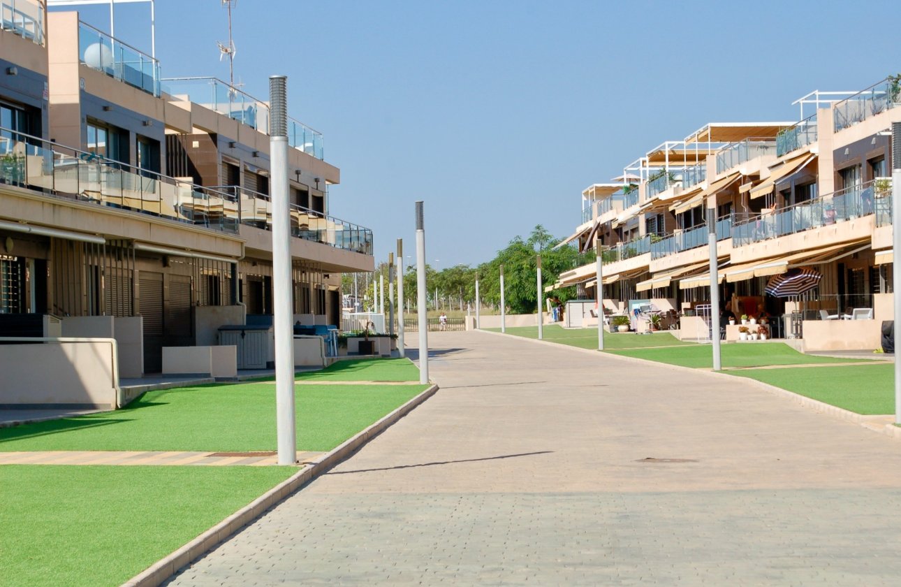 Resale - Bungalow - Pilar de la Horadada - Mil Palmeras