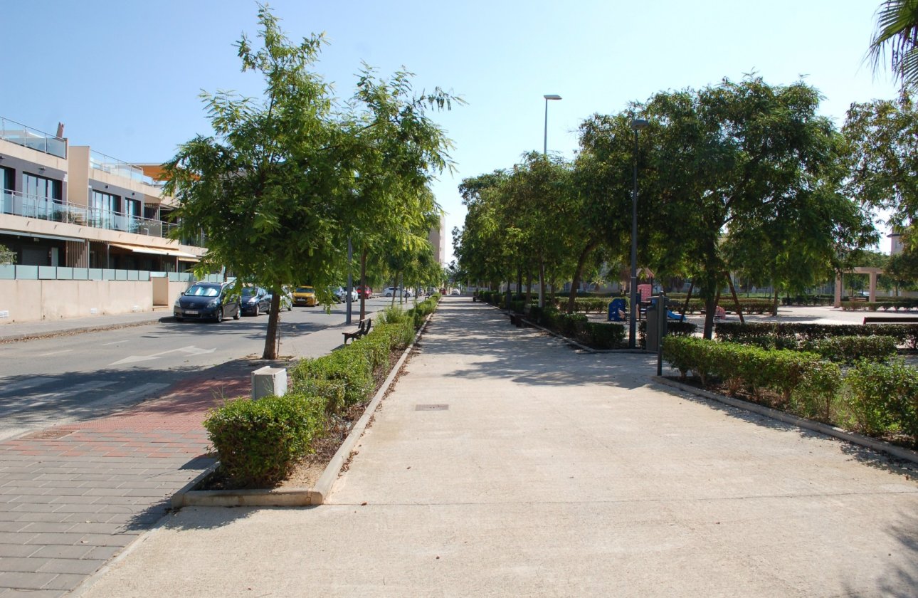 Resale - Bungalow - Pilar de la Horadada - Mil Palmeras