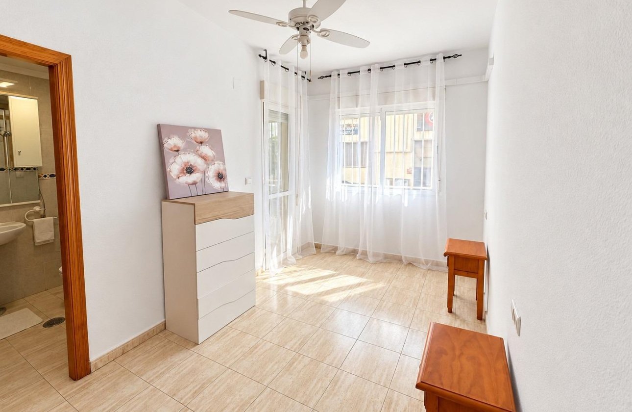 Resale - Apartment / flat - Torrevieja - Centro
