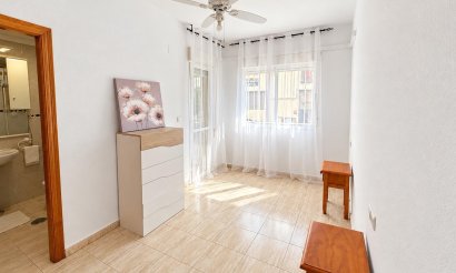 Resale - Apartment / flat - Torrevieja - Centro