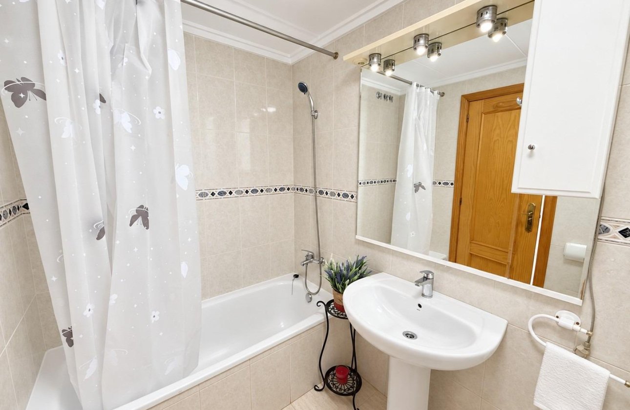 Resale - Apartment / flat - Torrevieja - Centro