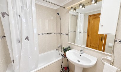 Resale - Apartment / flat - Torrevieja - Centro