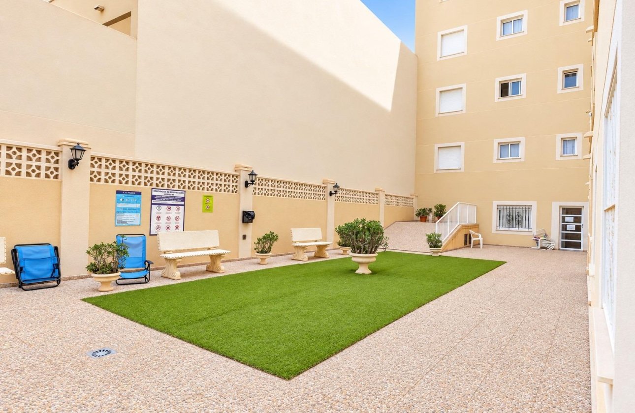 Resale - Apartment / flat - Torrevieja - Centro