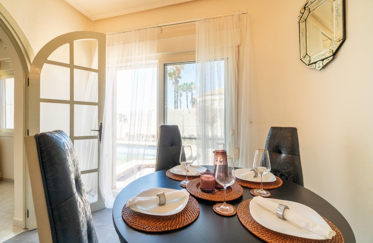 Reventa - Villa - Orihuela Costa - Playa Flamenca