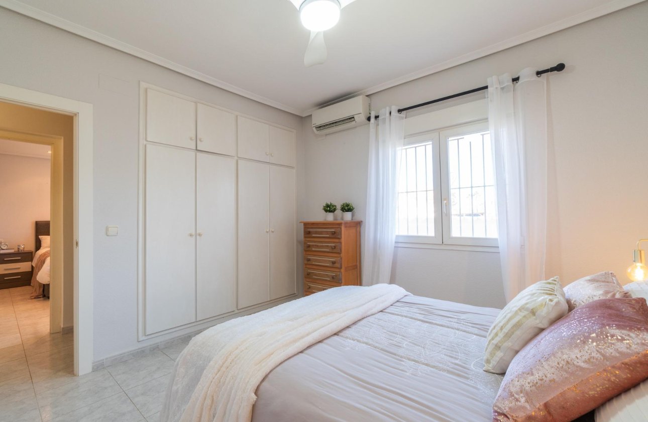 Reventa - Villa - Orihuela Costa - Playa Flamenca