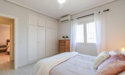 Reventa - Villa - Orihuela Costa - Playa Flamenca