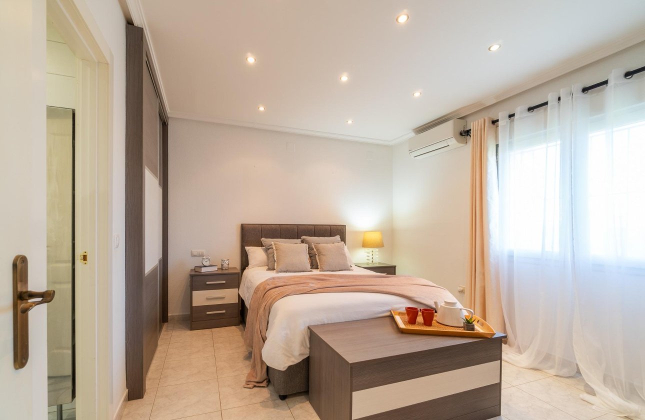 Reventa - Villa - Orihuela Costa - Playa Flamenca