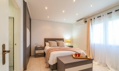 Reventa - Villa - Orihuela Costa - Playa Flamenca