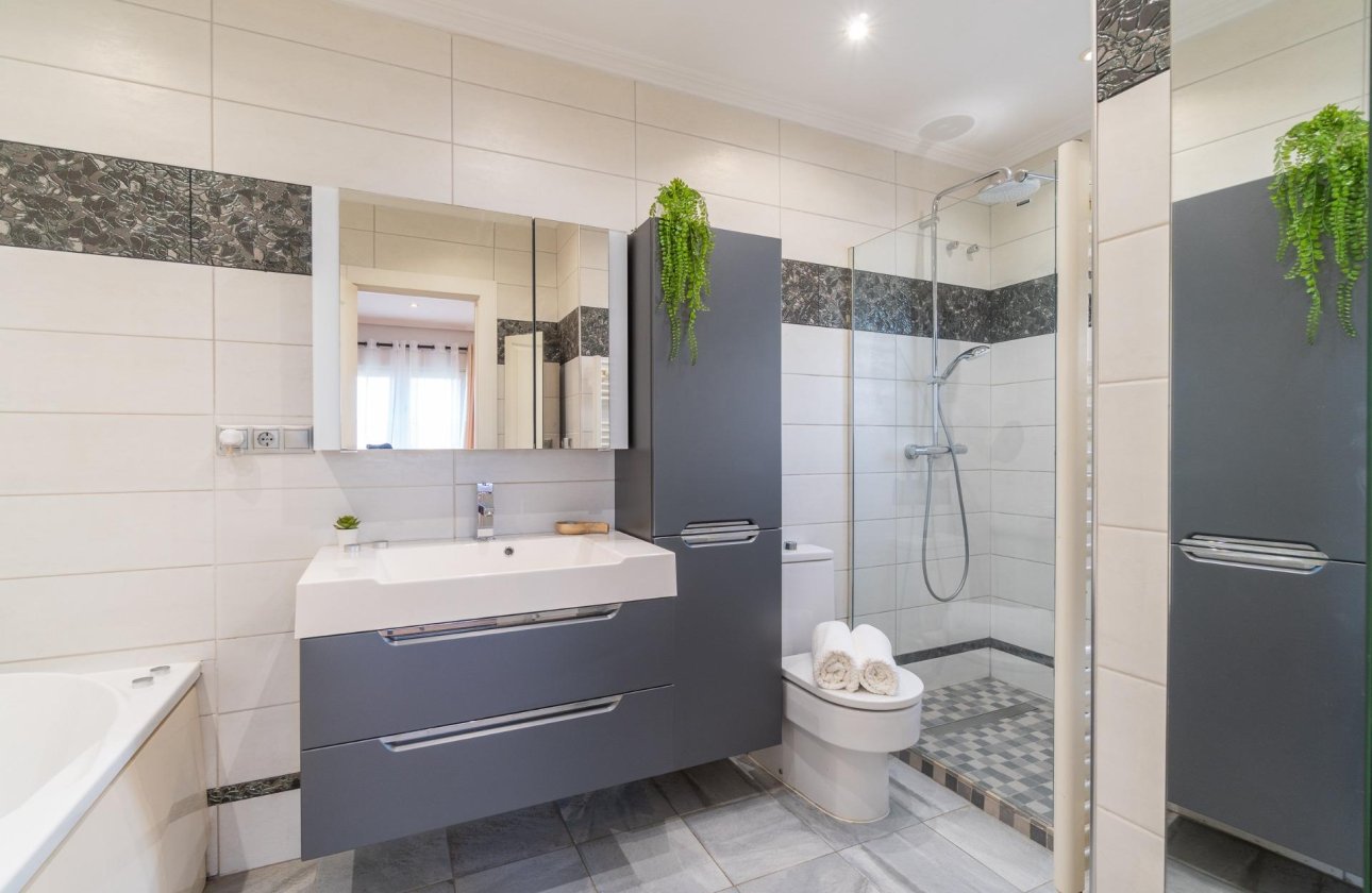 Reventa - Villa - Orihuela Costa - Playa Flamenca