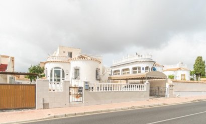 Reventa - Villa - Orihuela Costa - La Florida