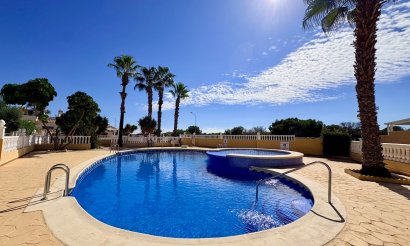 Reventa - Villa - Orihuela Costa - Playa Flamenca