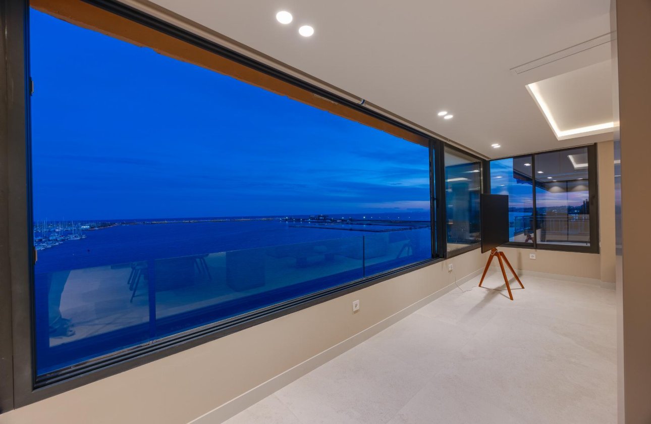 Resale - Apartment / flat - Torrevieja - Playa del Acequión