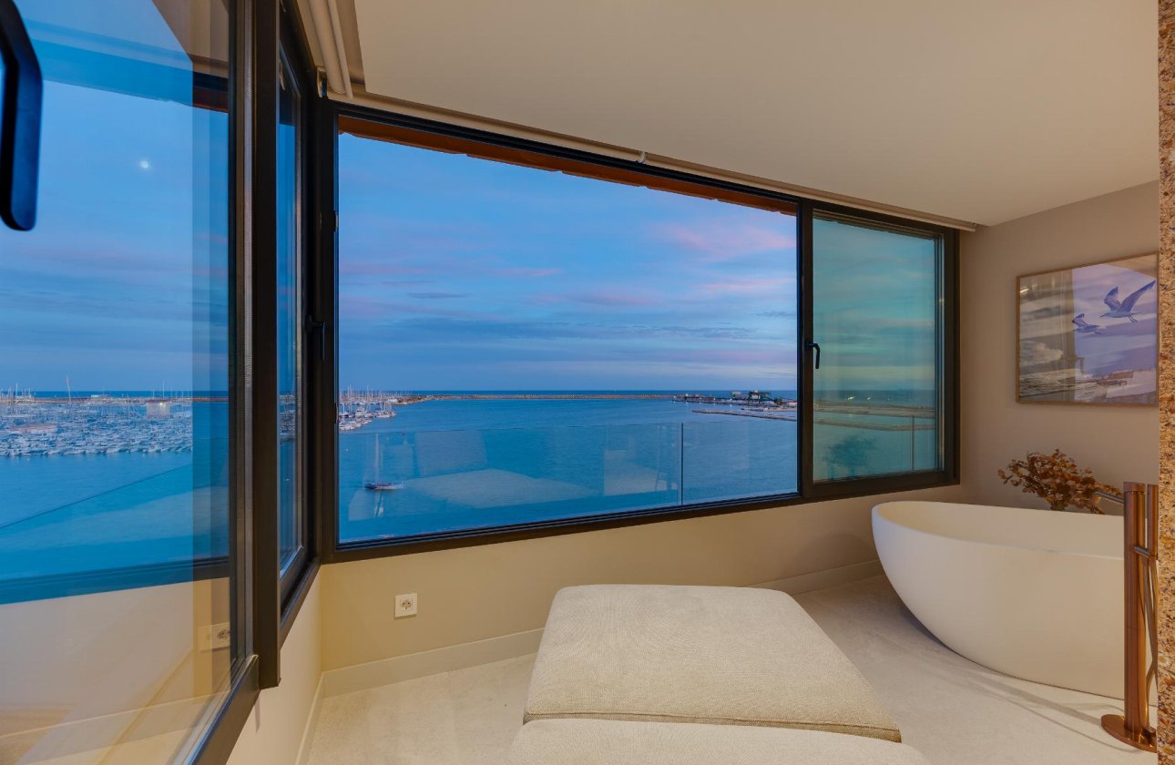 Resale - Apartment / flat - Torrevieja - Playa del Acequión
