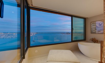 Resale - Apartment / flat - Torrevieja - Playa del Acequión