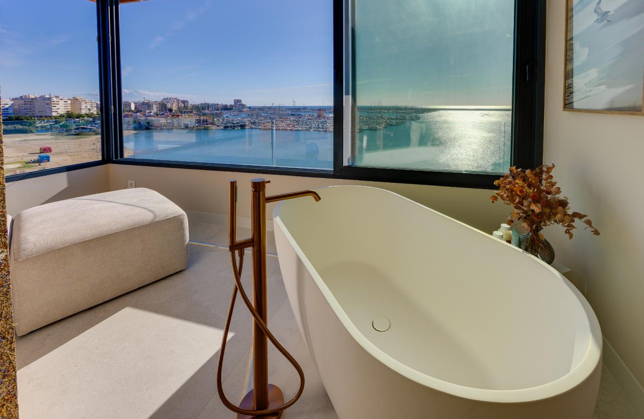 Resale - Apartment / flat - Torrevieja - Playa del Acequión