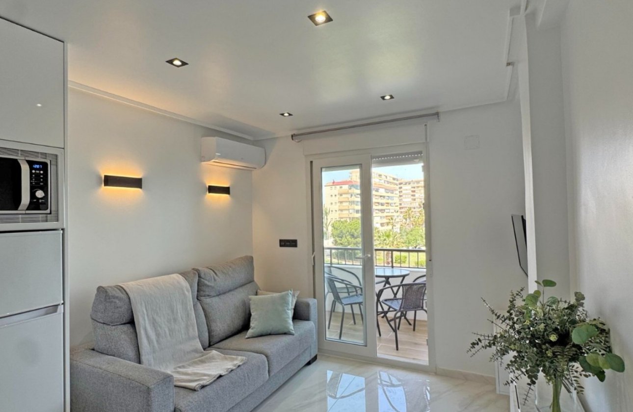 Resale - Apartment / flat - Torrevieja - Torrelamata - La Mata